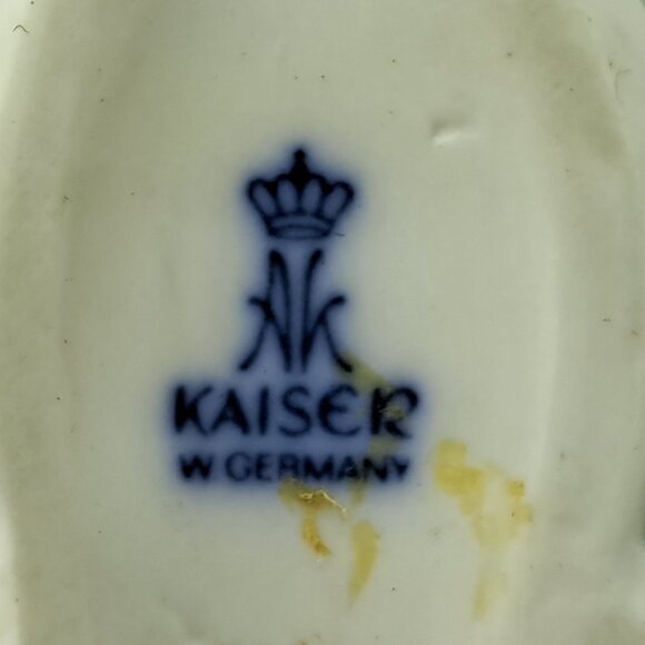 Kaiser Porcelain Dog Figurine - Picture 5 of 6